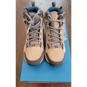 columbia women size 8 mount carmel mid waterproof YL1089-271